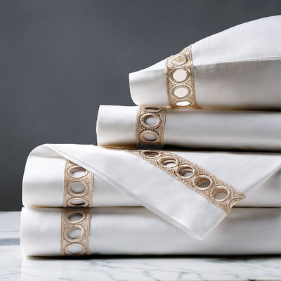 Lençol de cama mais barato 100% poliéster microfibra renda hem lençol de casamento de luxo conjunto 3/4pcs